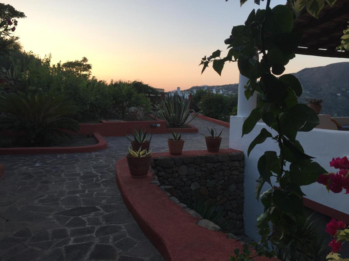 Casa Marta Appartement Lipari  Buitenkant foto